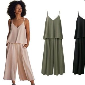 Uniqlo cropped pant sage‎ jumpsuit Sz XS NWOT